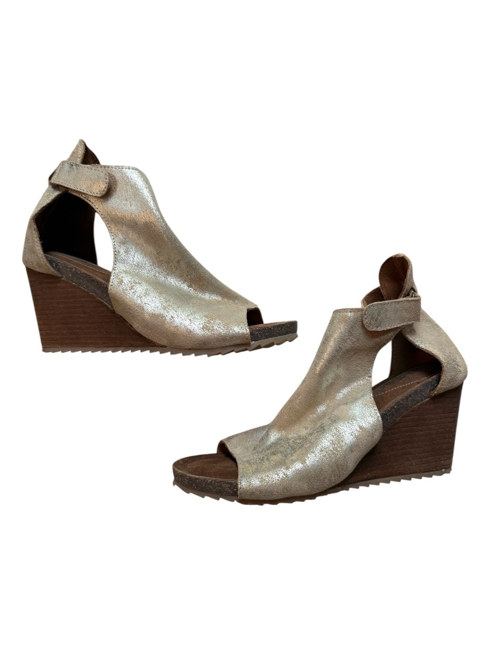 Diba TrueWomen’s Metallic Taupe Open-Toe Sandals wedges size 8.5
